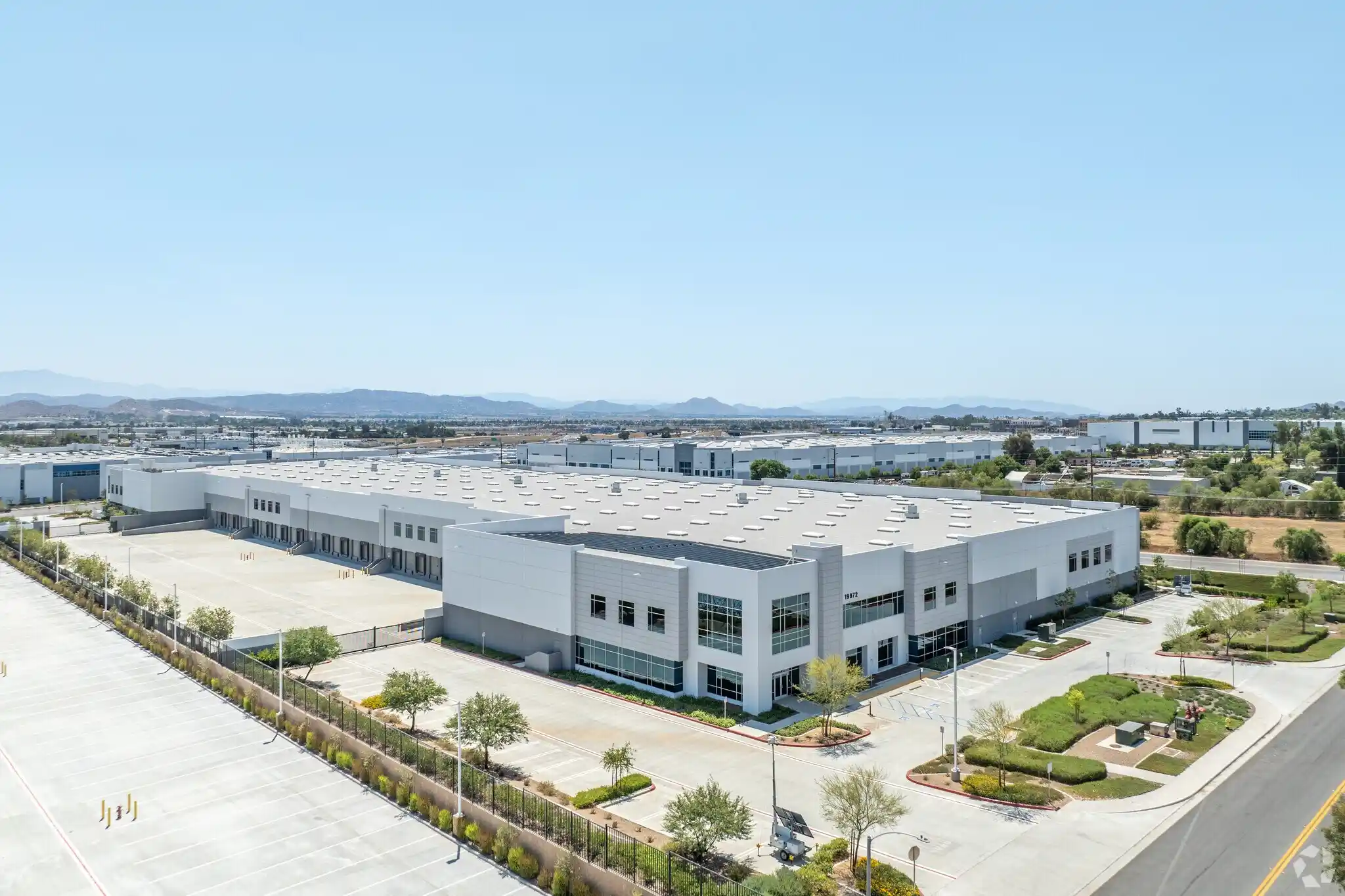 riverside-county-industrial-warehouse-flex-building