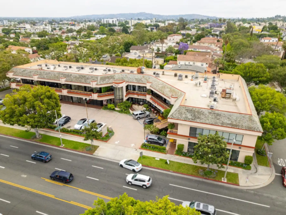 shopping-center-in-beverly-hills