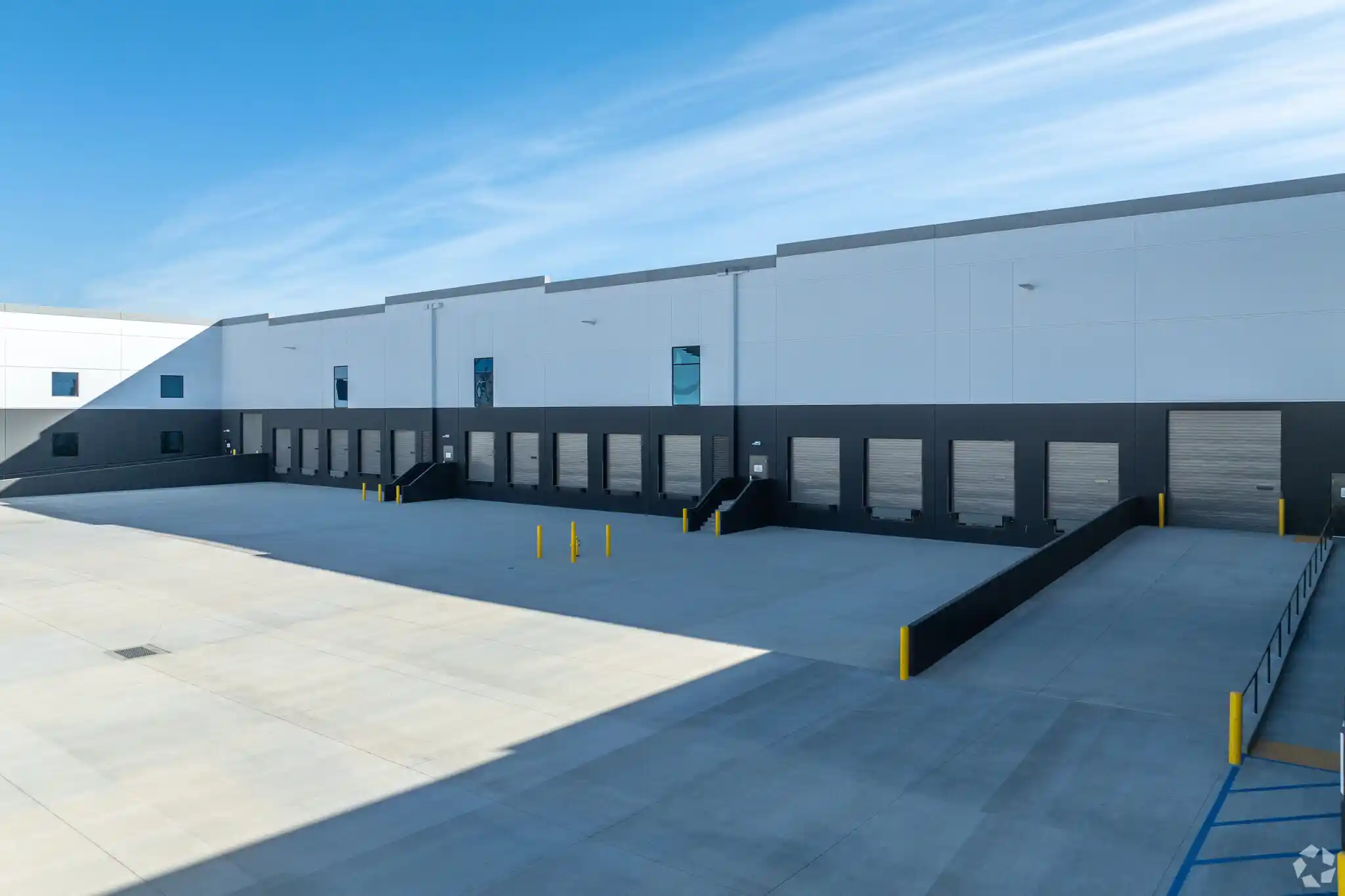 loading-docks-industrial-warehouse-fontana