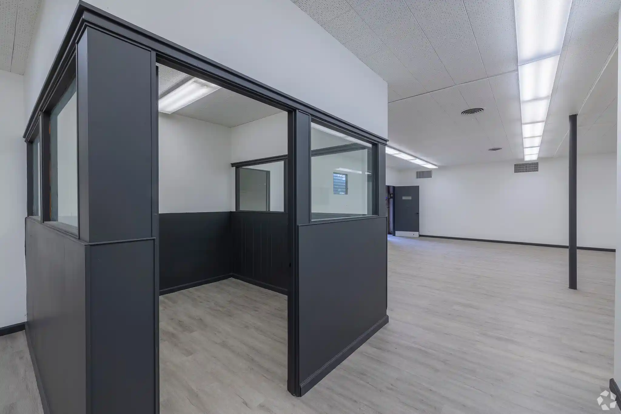 ca-oakland-industrial-1680-14th-St-Oakland-CA-Interior-Photo-13-LargeHighDefinition