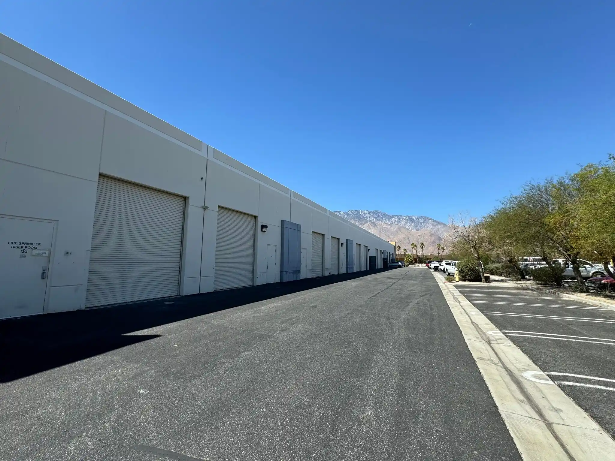 industrial-warehouse-nnn-lease-palm-springs