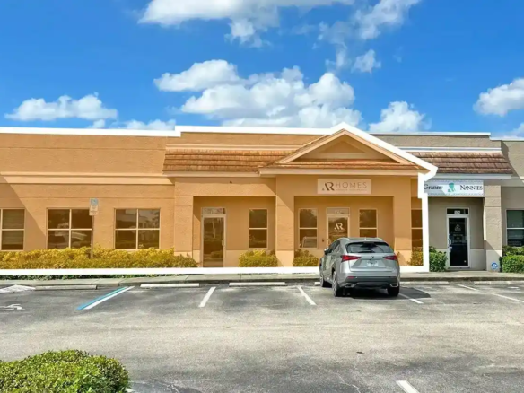 fort-myers-industrial-office-condo-frontage