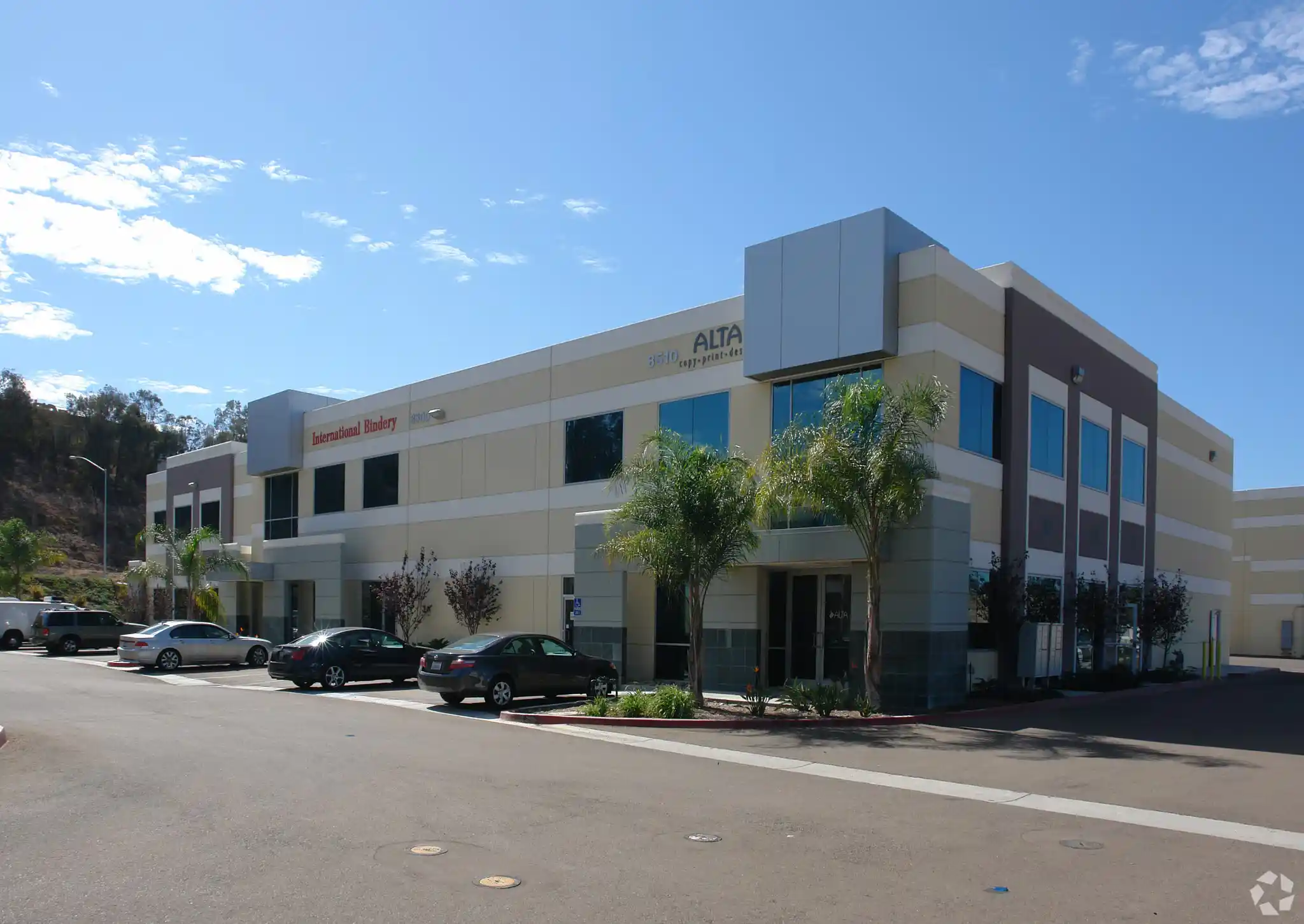 industrial-flex-bio-tech-building-in-miramar