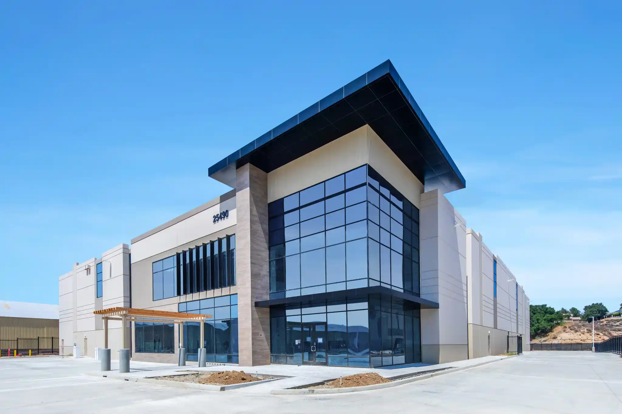 25470 Springbrook Ave Santa Clarita, CA 91350