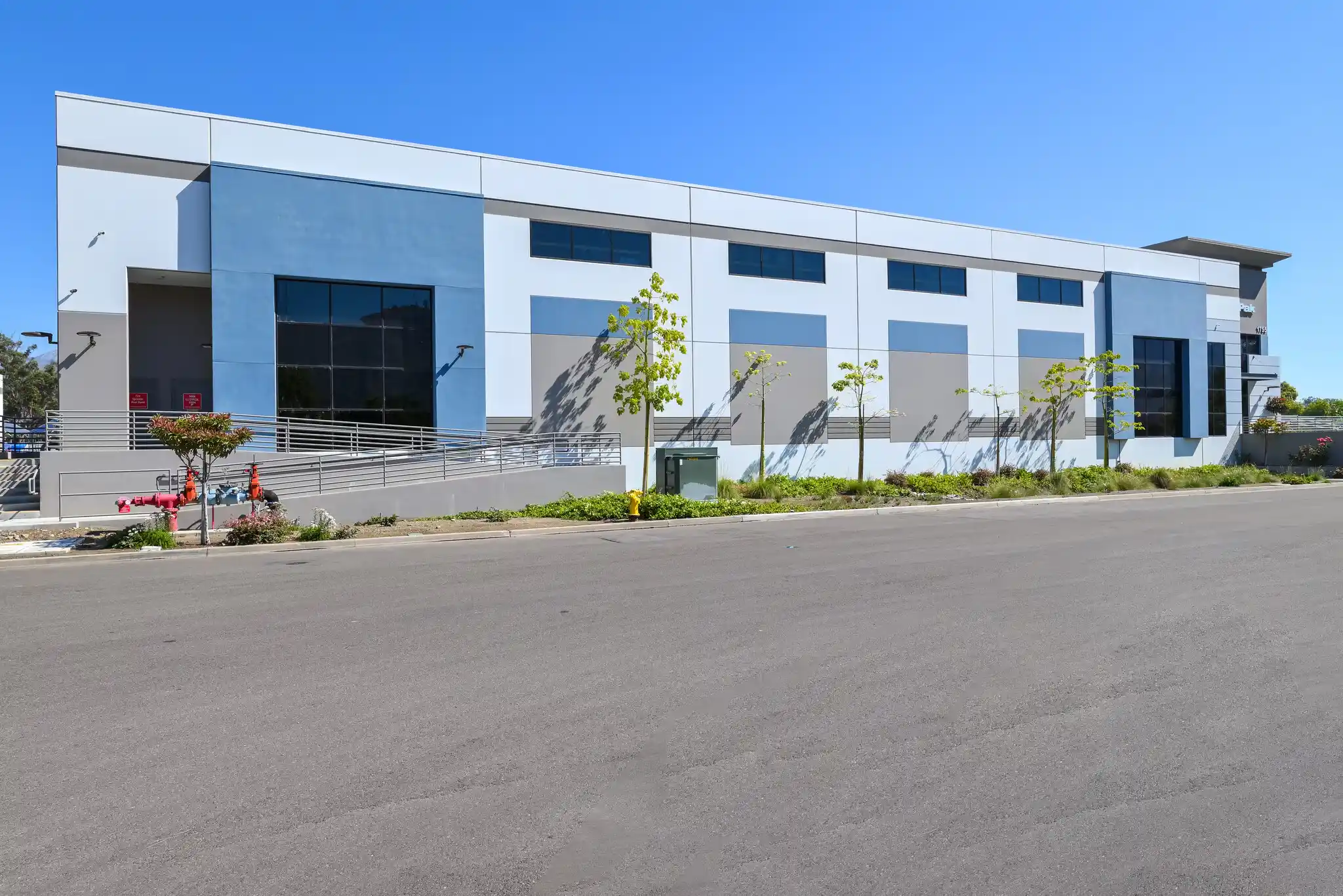 santa-paula-industrial-warehouse-building