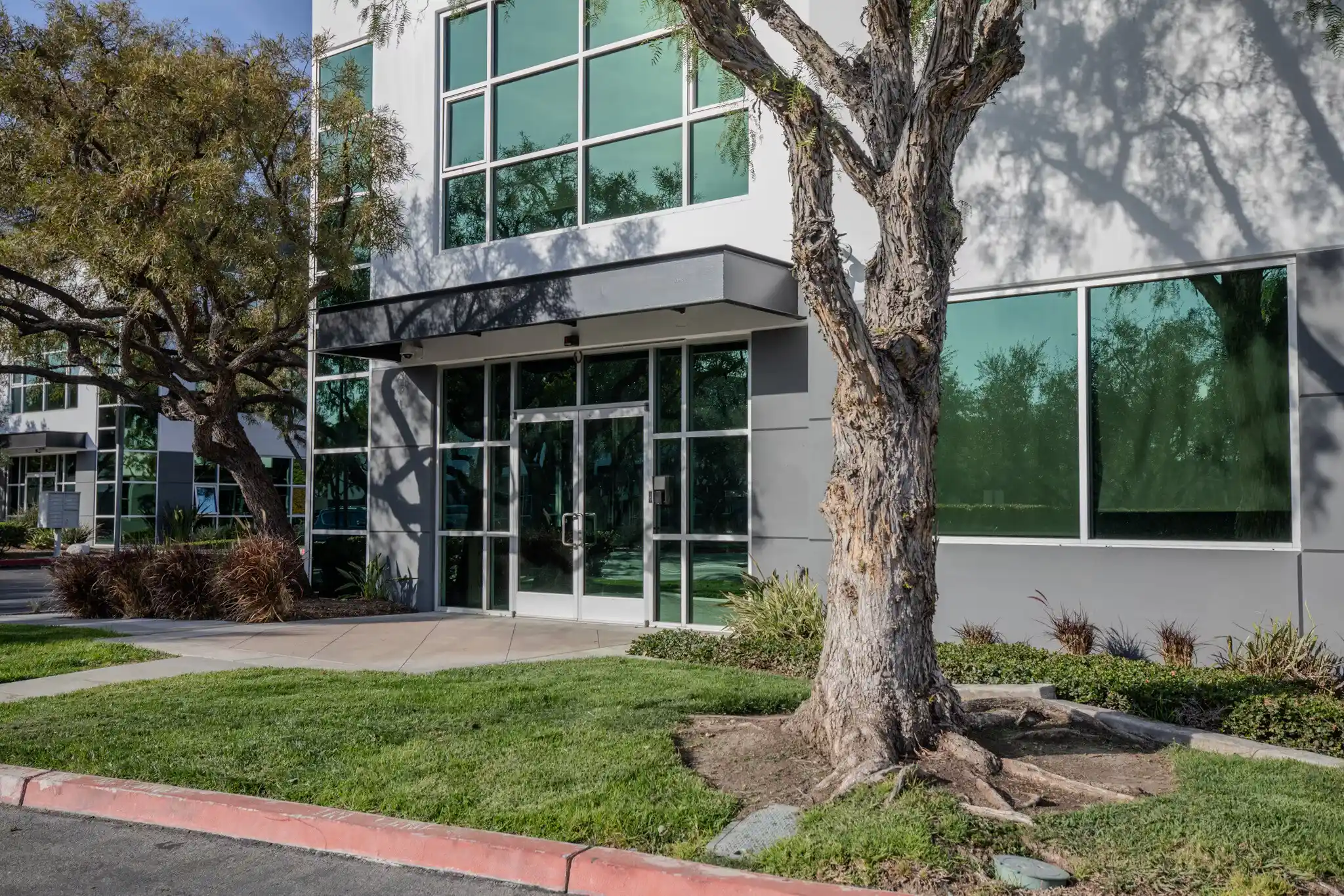 tustin-office-industrial-condo