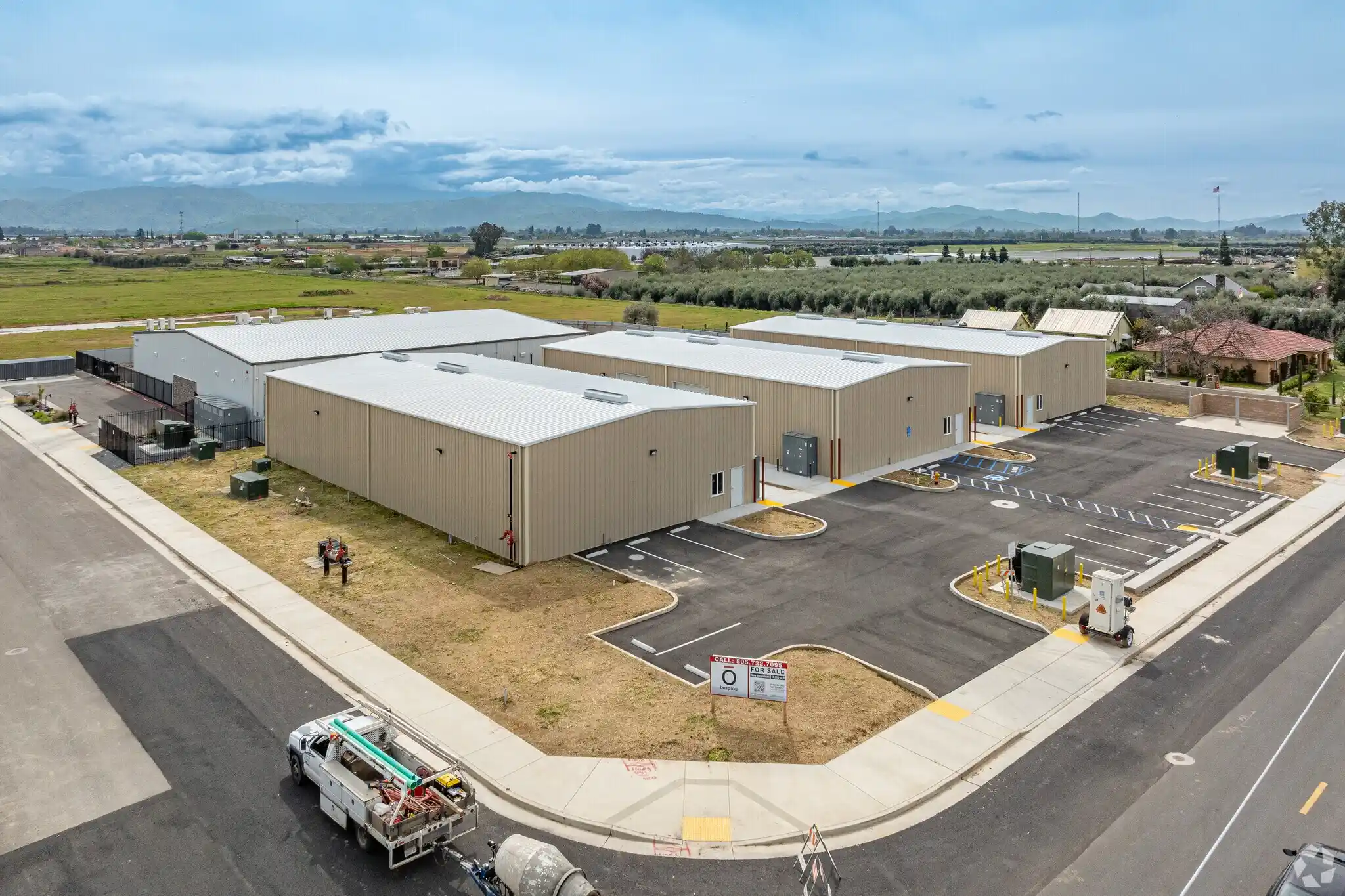 woodlake-industrial-warehouses