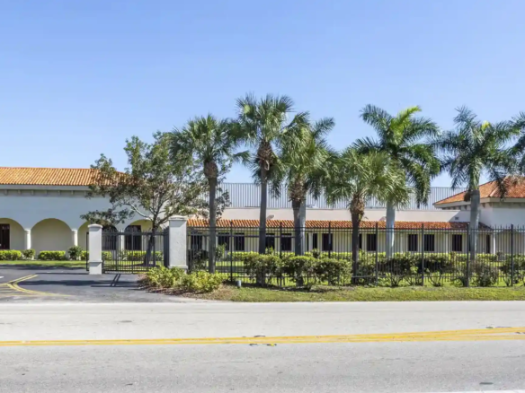 fort-meyers-building-1