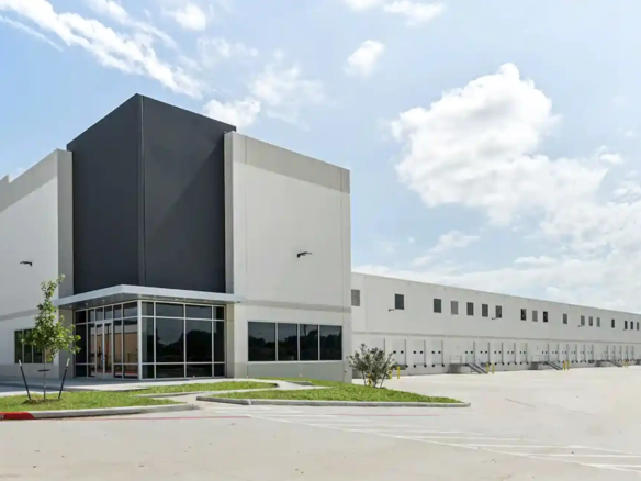 humble-texas-large-industrial-logistics-center