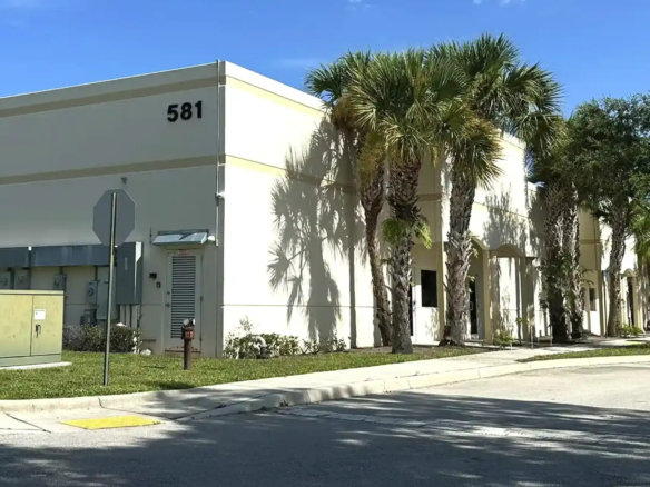 west-palm-beach-auto-storage-2