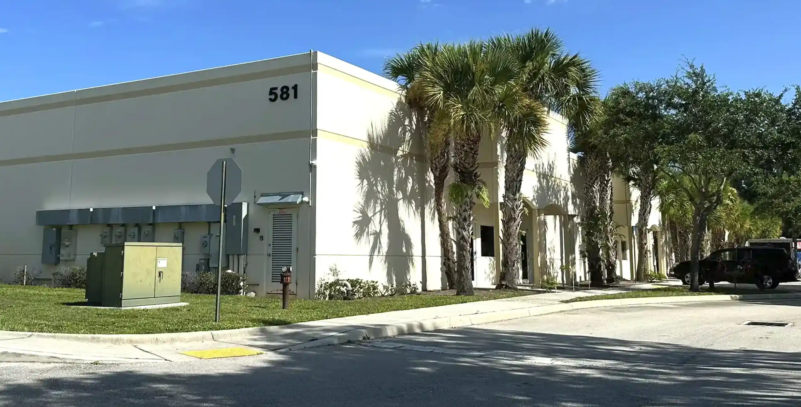 west-palm-beach-auto-storage-2