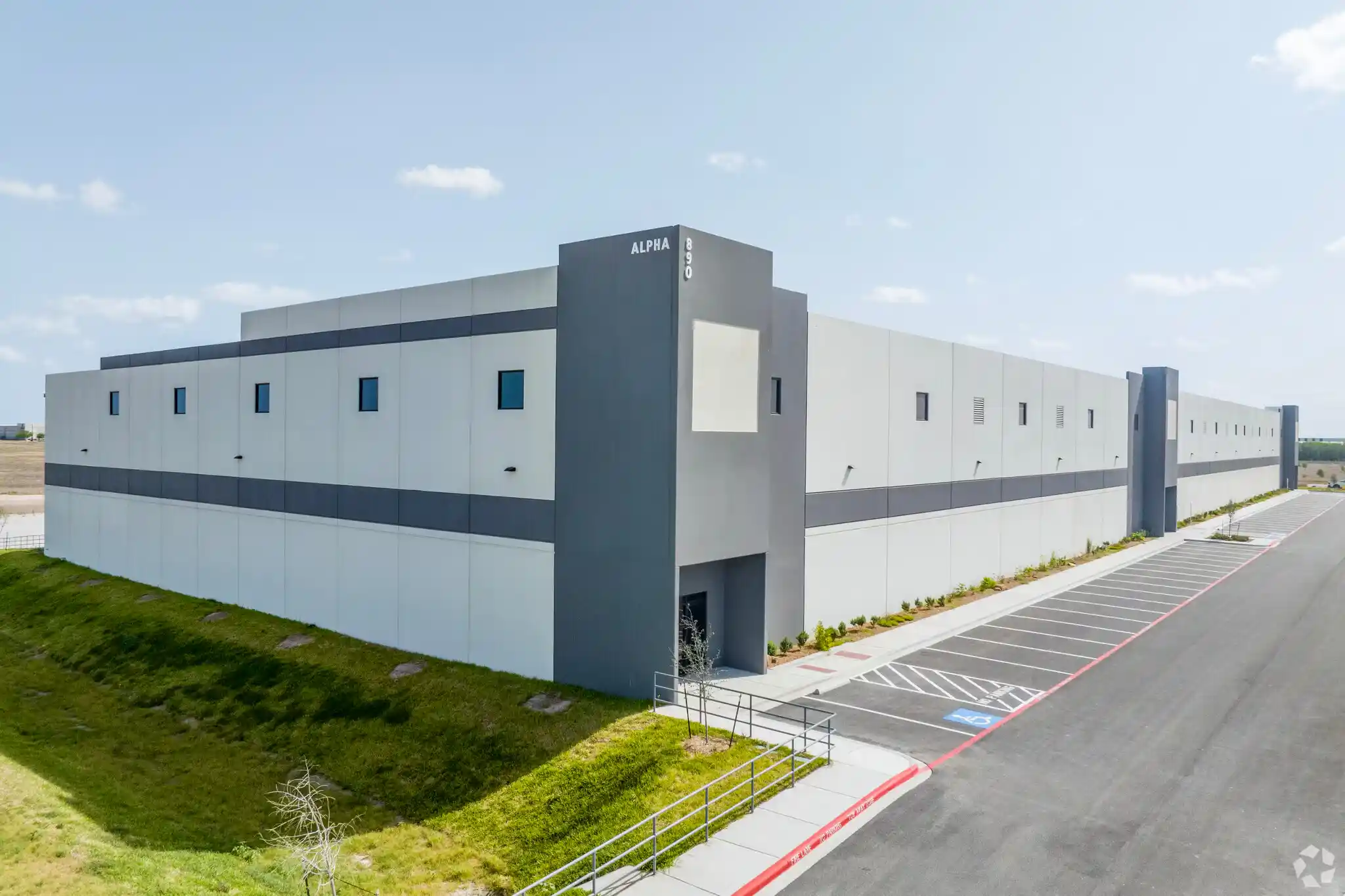 pharr-texas-mid-size-tilt-wall-warehouse-for-logistics